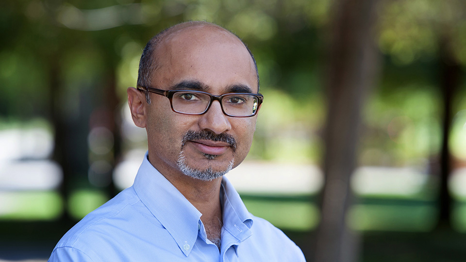 Eminent finance professor Arvind Krishnamurthy appointed MAS Distinguished Term Professor at NUS